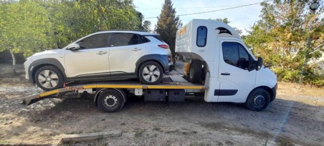Эвакуатор для паркетника после поломки